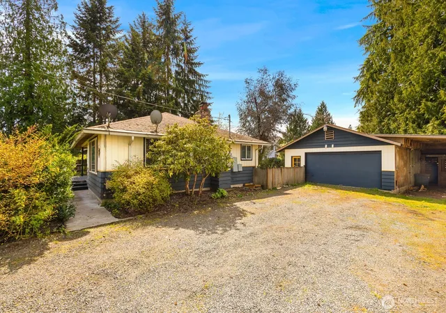 Photo 3 of Single family home for sale at 11122 Angeline Rd E, Bonney Lake, WA 98391 | MLS# NWM2581121 | Listing updated on 2026-10-01