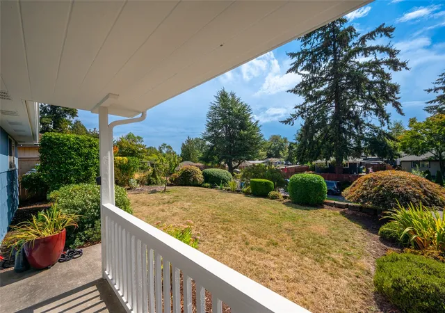 Photo 3 of Single family home for sale at 922 Ne 150th Street, Shoreline, WA 98155 | MLS# NWM2581124 | Listing updated on 2026-09-25