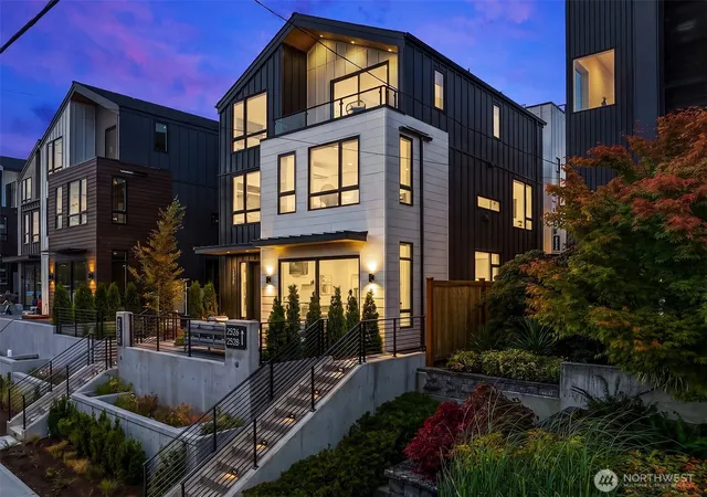 Photo 2 of Single family home for sale at 2530 30th Avenue W, Seattle, WA 98199 | MLS# NWM2581141 | Listing updated on 2026-10-01
