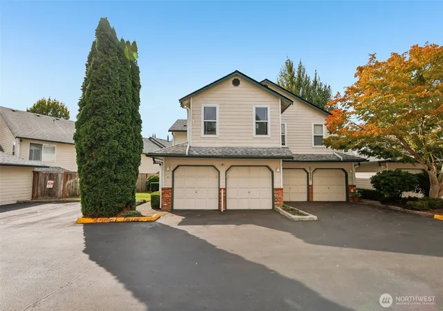 Townhouse for sale at 1131 115th Street SW #F1, Everett, WA 98204 | MLS# NWM2581151