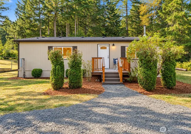 Photo 3 of Manufactured home for sale at 3587 Sw Firdrona Ln S, Port Orchard, WA 98367 | MLS# NWM2581160 | Listing updated on 2026-09-28