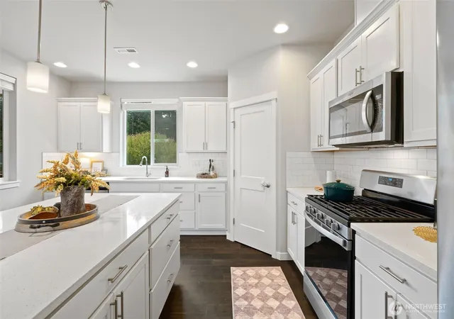 Photo 3 of Single family home for sale at 650 NW Gardenia Way, Bremerton, WA 98311 | MLS# NWM2581167 | Listing updated on 2026-10-01
