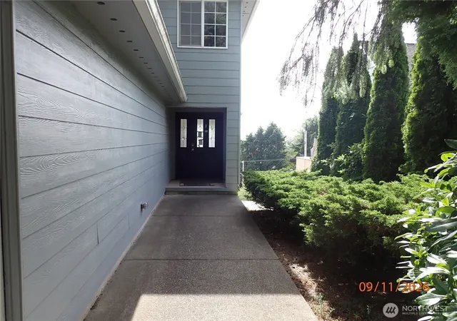 Photo 2 of Single family home for sale at 1821 W 8th Street, Aberdeen, WA 98520 | MLS# NWM2581172 | Listing updated on 2026-09-25
