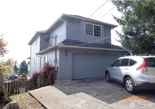 Photo 3 of Single family home for sale at 1821 W 8th Street, Aberdeen, WA 98520 | MLS# NWM2581172 | Listing updated on 2026-09-25