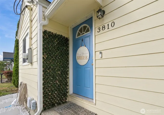 Photo 3 of Single family home for sale at 3810 S Asotin St, Tacoma, WA 98418 | MLS# NWM2581174 | Listing updated on 2026-09-25
