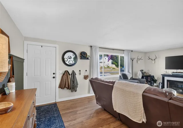 Photo 2 of Single family home for sale at 789 Chehalis Ave, Chehalis, WA 98532 | MLS# NWM2581177 | Listing updated on 2026-09-25