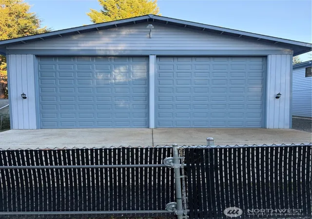 Photo 3 of Single family home for sale at 18021 Waverly Dr, Snohomish, WA 98296 | MLS# NWM2581178 | Listing updated on 2026-10-12
