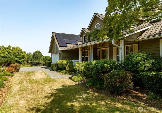 Photo 3 of Single family home for sale at 4633 Tanner View Dr, Clinton, WA 98236 | MLS# NWM2581187 | Listing updated on 2026-10-01