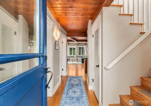 Photo 3 of Sale Pending at 3146 Portage Bay Pl E #N, Seattle, WA 98102 | MLS# NWM2581191 | Listing updated on 2026-09-30