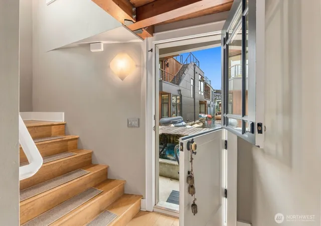 Photo 3 of Sale Pending at 3146 Portage Bay Pl E #N, Seattle, WA 98102 | MLS# NWM2581191 | Listing updated on 2026-09-30