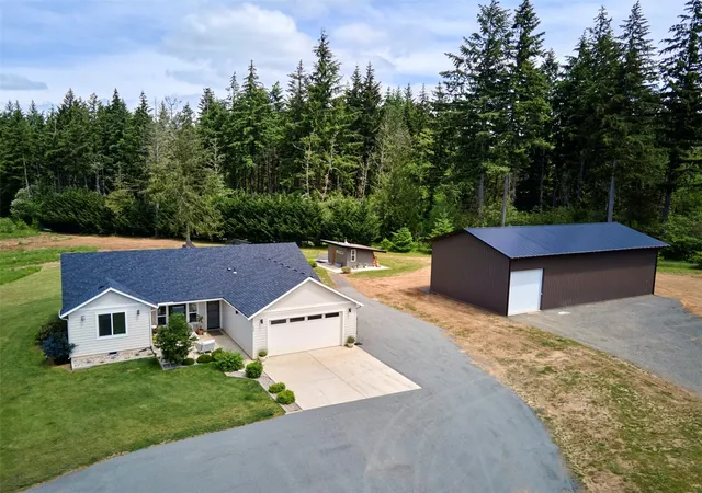 Single family home for sale at 560 Park Rd, Winlock, WA 98596 | MLS# NWM2581194