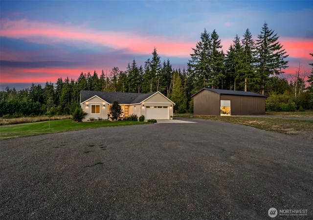 Photo 3 of Single family home for sale at 560 Park Rd, Winlock, WA 98596 | MLS# NWM2581194 | Listing updated on 2026-09-30