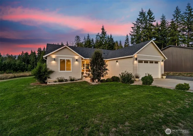 Photo 3 of Single family home for sale at 560 Park Rd, Winlock, WA 98596 | MLS# NWM2581194 | Listing updated on 2026-09-30