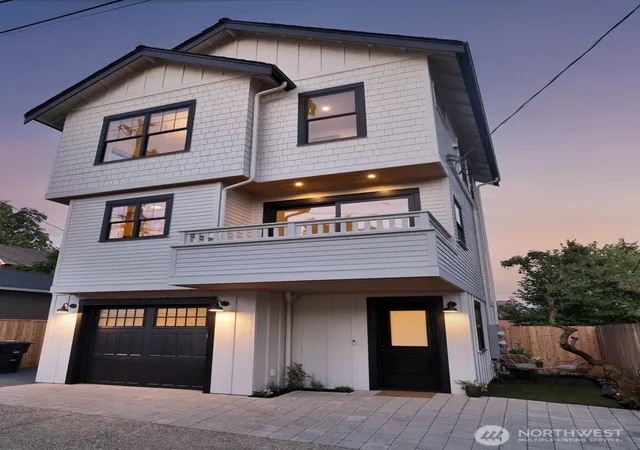 Photo 2 of Single family home for sale at 5549 B 34th Ave Ne, Seattle, WA 98105 | MLS# NWM2581211 | Listing updated on 2026-09-26