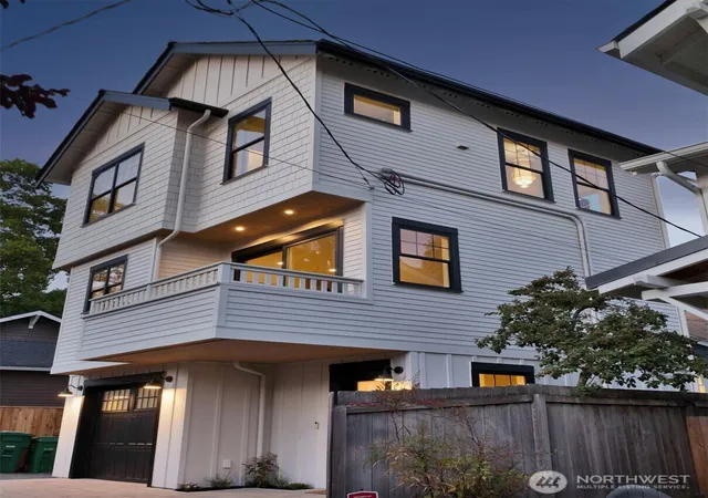 Photo 3 of Single family home for sale at 5549 B 34th Ave Ne, Seattle, WA 98105 | MLS# NWM2581211 | Listing updated on 2026-09-26