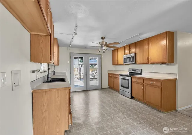 Photo 4 of Single family home for sale at 1621 113th Street S, Tacoma, WA 98444 | MLS# NWM2581225 | Listing updated on 2026-09-25
