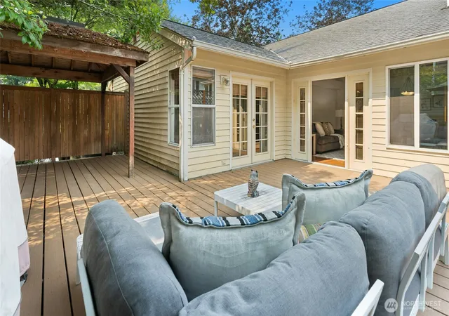 Photo 4 of Single family home for sale at 10141 NE 126th Street, Kirkland, WA 98034 | MLS# NWM2581235 | Listing updated on 2026-10-01