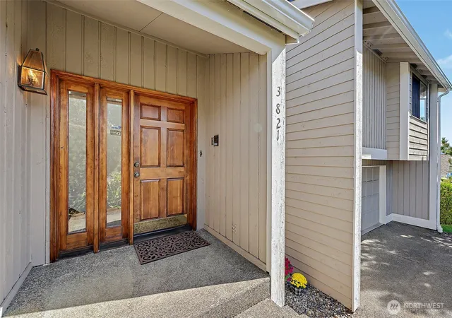 Photo 3 of Sale Pending at 3821 Commencement Bay Dr N, Tacoma, WA 98407 | MLS# NWM2581247 | Listing updated on 2026-09-24