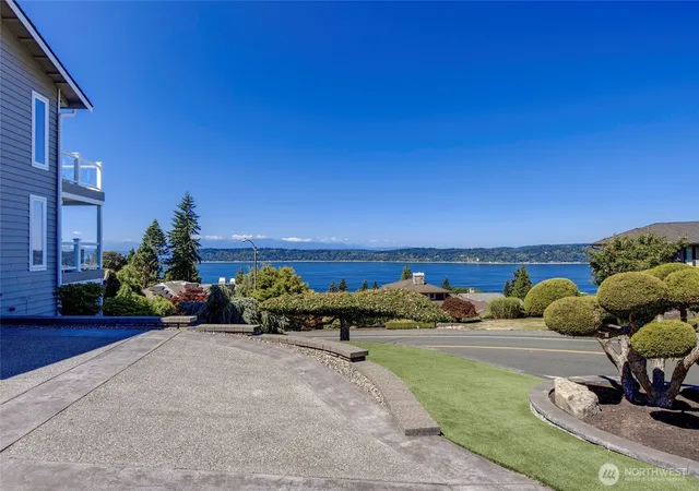 Photo 3 of Single family home for sale at 8601 54th Place W, Mukilteo, WA 98275 | MLS# NWM2581248 | Listing updated on 2026-09-30