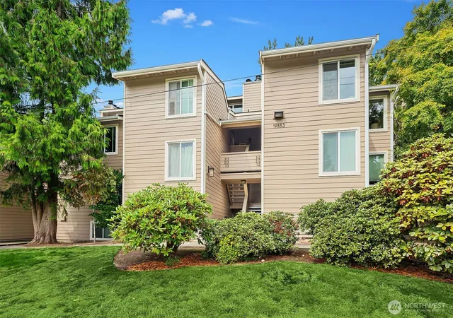 Condo for sale at 19853 25th Avenue NE #312, Shoreline, WA 98155 | MLS# NWM2581256
