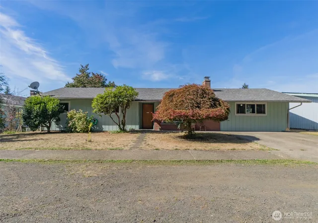 Photo 2 of Single family home for sale at 1913 King St, Shelton, WA 98584 | MLS# NWM2581265 | Listing updated on 2026-09-25