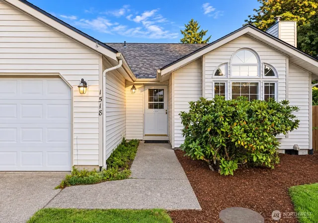 Photo 3 of Sale Pending at 1518 Entrada Ct NE, Olympia, WA 98506 | MLS# NWM2581266 | Listing updated on 2026-09-28