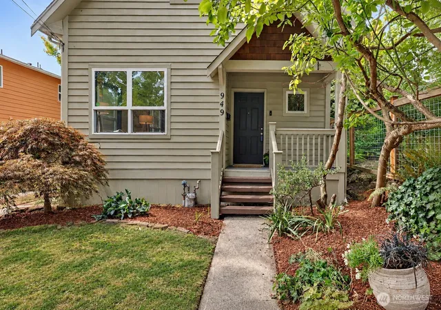Photo 2 of Single family home for sale at 949 25th Avenue S, Seattle, WA 98144 | MLS# NWM2581282 | Listing updated on 2026-09-20