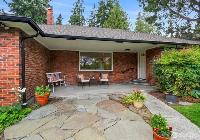 Photo 2 of Single family home for sale at 10527 23rd Avenue Ne, Seattle, WA 98125 | MLS# NWM2581283 | Listing updated on 2026-09-26