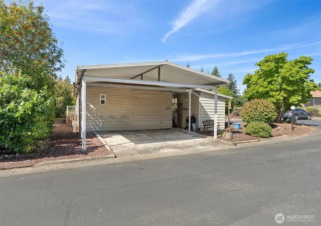 Photo 4 of Manufactured home for sale at 22023 107th Avenue SE #88, Kent, WA 98031 | MLS# NWM2581288 | Listing updated on 2026-09-19
