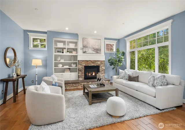 Photo 4 of Single family home for sale at 2534 NW Stoney Crk Dr, Issaquah, WA 98027 | MLS# NWM2581292 | Listing updated on 2026-10-02