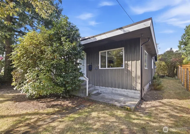 Photo 3 of Single family home for sale at 9555 College Way N, Seattle, WA 98103 | MLS# NWM2581308 | Listing updated on 2026-09-28