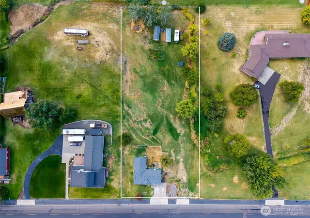 Photo 2 of Manufactured home for sale at 1015 W Whitman Dr, Walla Walla, WA 99362 | MLS# NWM2581317 | Listing updated on 2026-09-25