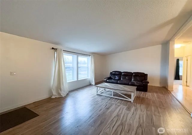 Photo 4 of Manufactured home for sale at 1015 W Whitman Dr, Walla Walla, WA 99362 | MLS# NWM2581317 | Listing updated on 2026-09-25