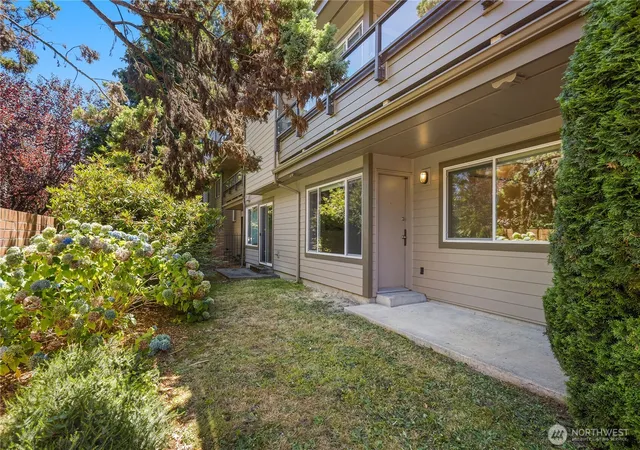 Condo for sale at 6055 35th Avenue SW #107, Seattle, WA 98126 | MLS# NWM2581318