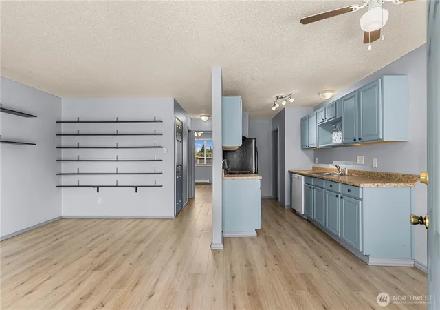 Photo 3 of Condo for sale at 10 S Cove Ave #29, Wenatchee, WA 98801 | MLS# NWM2581331 | Listing updated on 2026-09-19