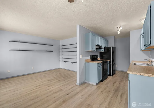 Photo 3 of Condo for sale at 10 S Cove Ave #29, Wenatchee, WA 98801 | MLS# NWM2581331 | Listing updated on 2026-09-19