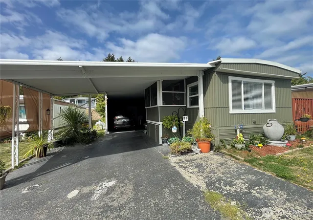 Photo 3 of Manufactured home for sale at 25739 135th Avenue SE #27, Kent, WA 98042 | MLS# NWM2581332 | Listing updated on 2026-09-21