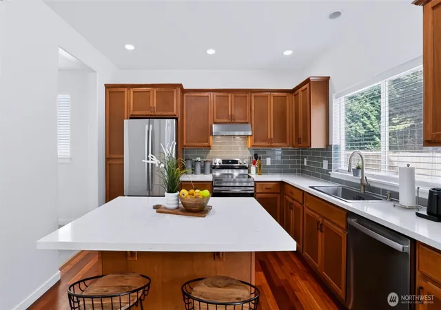 Photo 4 of Sale Pending at 9710 S 234th Place, Kent, WA 98031 | MLS# NWM2581336 | Listing updated on 2026-09-24