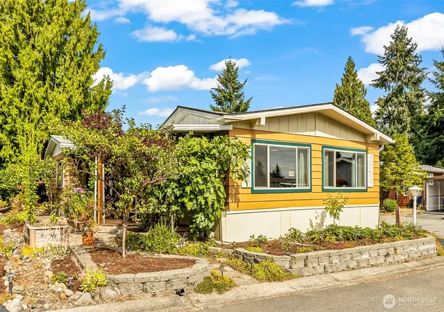 Photo 1 of Manufactured home for sale at 815 124th Street Sw #10, Everett, WA 98204 | MLS# NWM2581344 | Listing updated on 2026-09-30