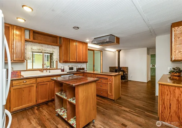 Photo 2 of Manufactured home for sale at 815 124th Street Sw #10, Everett, WA 98204 | MLS# NWM2581344 | Listing updated on 2026-09-30