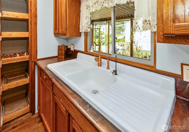 Photo 4 of Manufactured home for sale at 815 124th Street SW #10, Everett, WA 98204 | MLS# NWM2581344 | Listing updated on 2026-09-30