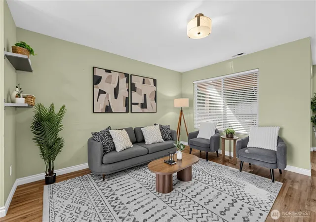 Photo 3 of Sale Pending at 4401 S 333rd Street, Federal Way, WA 98001 | MLS# NWM2581349 | Listing updated on 2026-09-17