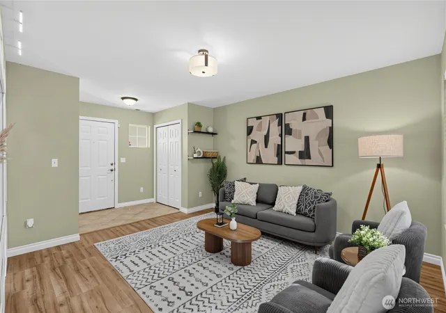 Photo 4 of Sale Pending at 4401 S 333rd Street, Federal Way, WA 98001 | MLS# NWM2581349 | Listing updated on 2026-09-17