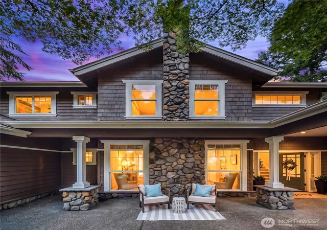 Photo 2 of Single family home for sale at 2609 E Beaver Lake Dr Se, Sammamish, WA 98075 | MLS# NWM2581351 | Listing updated on 2026-10-01