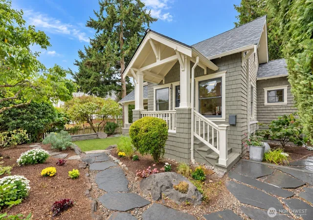 Photo 3 of Sale Pending at 8057 12th Avenue Ne, Seattle, WA 98115 | MLS# NWM2581353 | Listing updated on 2026-09-17
