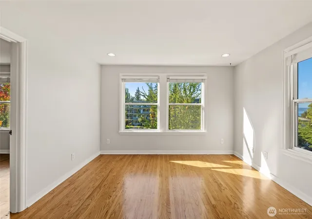 Photo 3 of Condo for sale at 421 N Yakima Ave #4, Tacoma, WA 98403 | MLS# NWM2581356 | Listing updated on 2026-09-29