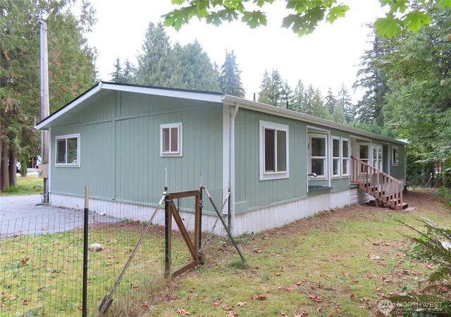 Photo 3 of Manufactured home for sale at 17110 119th Place Ne, Arlington, WA 98223 | MLS# NWM2581377 | Listing updated on 2026-09-23