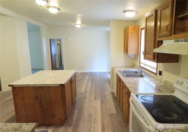 Photo 4 of Manufactured home for sale at 17110 119th Place NE, Arlington, WA 98223 | MLS# NWM2581377 | Listing updated on 2026-09-23