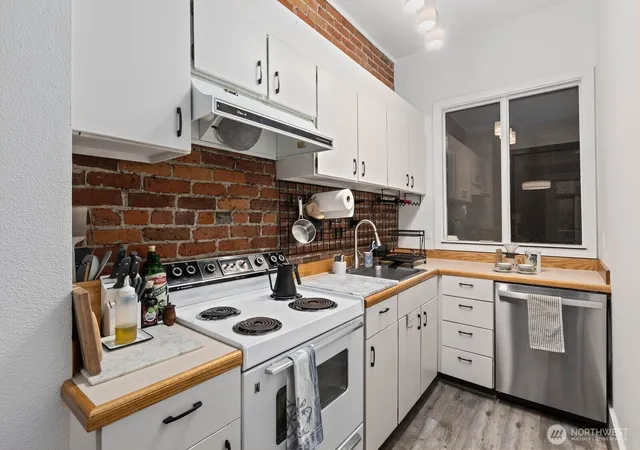 Photo 3 of Condo for sale at 312 1st Avenue S #3, Seattle, WA 98104 | MLS# NWM2581384 | Listing updated on 2026-09-22