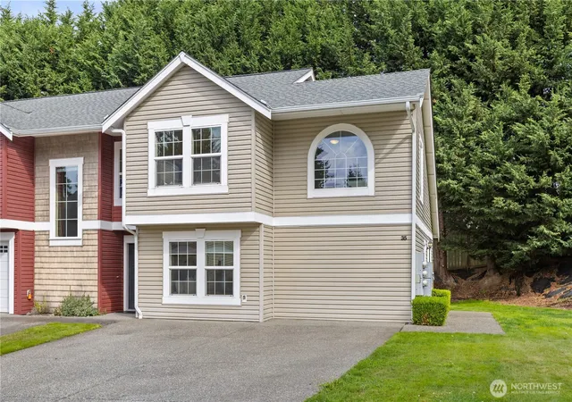 Photo 2 of Condo for sale at 10511 140th Street Ct E #35, Puyallup, WA 98374 | MLS# NWM2581386 | Listing updated on 2026-09-30